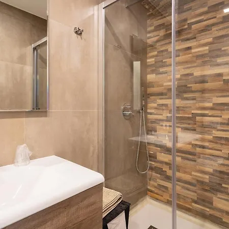 Fourooms - Sparano Konukevi 4*