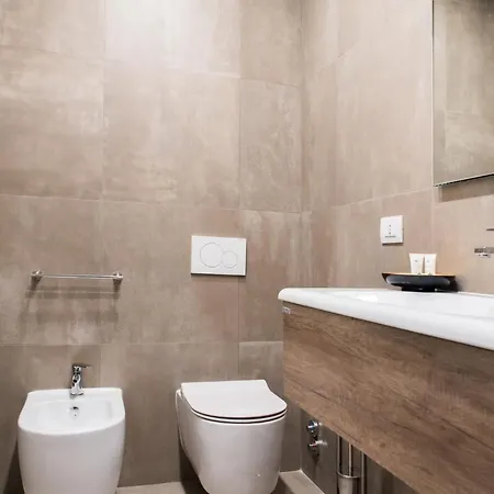 Konukevi Fourooms - Sparano 4*